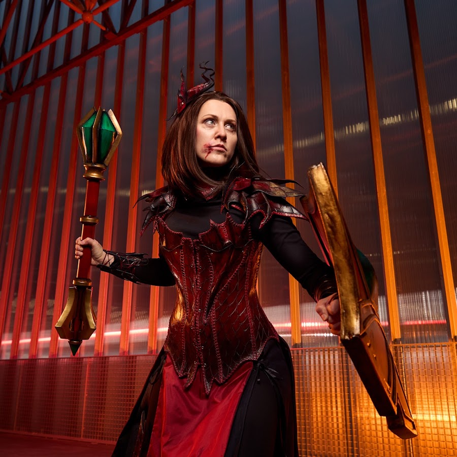 Olydri_Noob's tweet photo. Après son titre de championne de France de cosplay grâce à son superbe travail en tant que Gaea draconique, @liloukris est désormais CHAMPIONNE D'EUROPE avec son stuff et sa prestation en tant que Ciri de The Witcher ! Un immense bravo à elle !!!! 😃 @TGSevenements https://t.co/LQvPoKeVQL