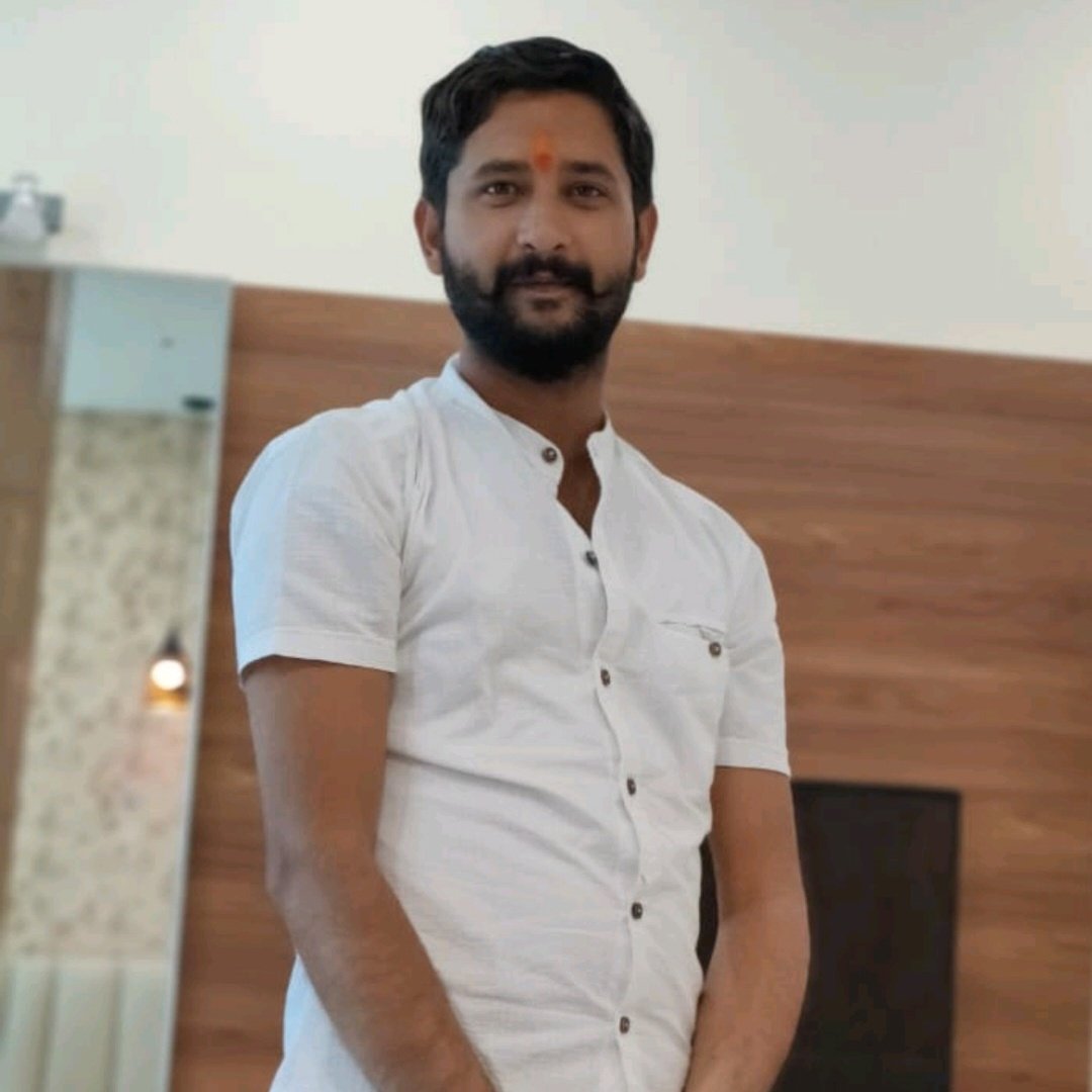 RaanuDixit's tweet photo. #NewProfilePic https://t.co/aXYchc1X88