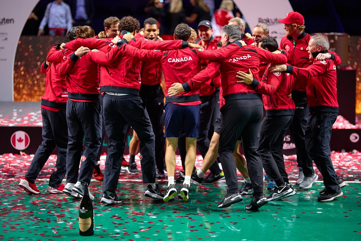 denis_shapo's tweet photo. WORLD CHAMPIONS 
🇨🇦 🏆!!!!!!!!!!
@DavisCup https://t.co/FV4vk0Q1Vd
