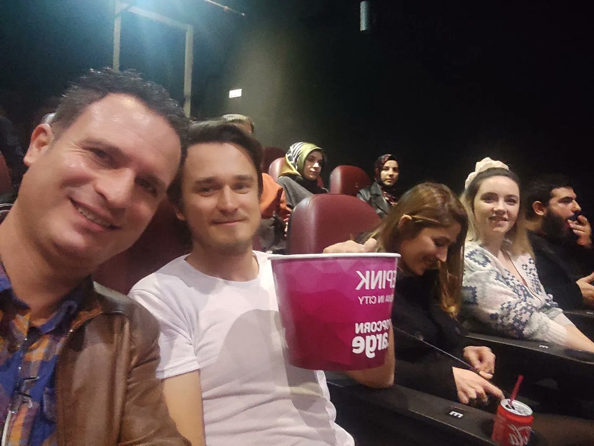 Öğretmenler Günümüzde  bizleri unutmayıp sinema etkinliğiyle sevindiren Murat AYDENİZ Hocamıza ve Girne Koleji'ne Şehit Mustafa Direkli Ortaokulu olarak teşekkür ediyoruz.
<a href="/mataydeniz/">murat aydeniz</a> 
<a href="/GirneSanliurfa/">GİRNE KOLEJİ ŞANLIURFA KAMPÜSÜ</a>