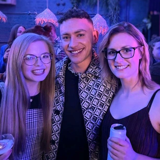Sam32642480's tweet photo. What a week it's been πππ an eve with my fave @alexander_olly and the Scent-a-Barks Christmas party! #Grateful #notalwaysanegg #sprucedup https://t.co/b7aXgZtzKb