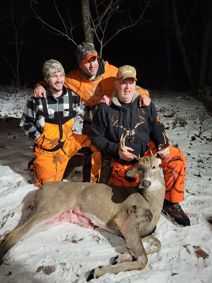 TheMichigan_Man's tweet photo. Little late on posting these, but it was a very successful Deer Camp this year. Overall, 3 of the 8 members of camp shot very nice bucks. We are all in agreement that the antler restrictions are paying dividends with having opportunities to take larger bucks. #Michigan #deercamp https://t.co/t7SurMyQQK