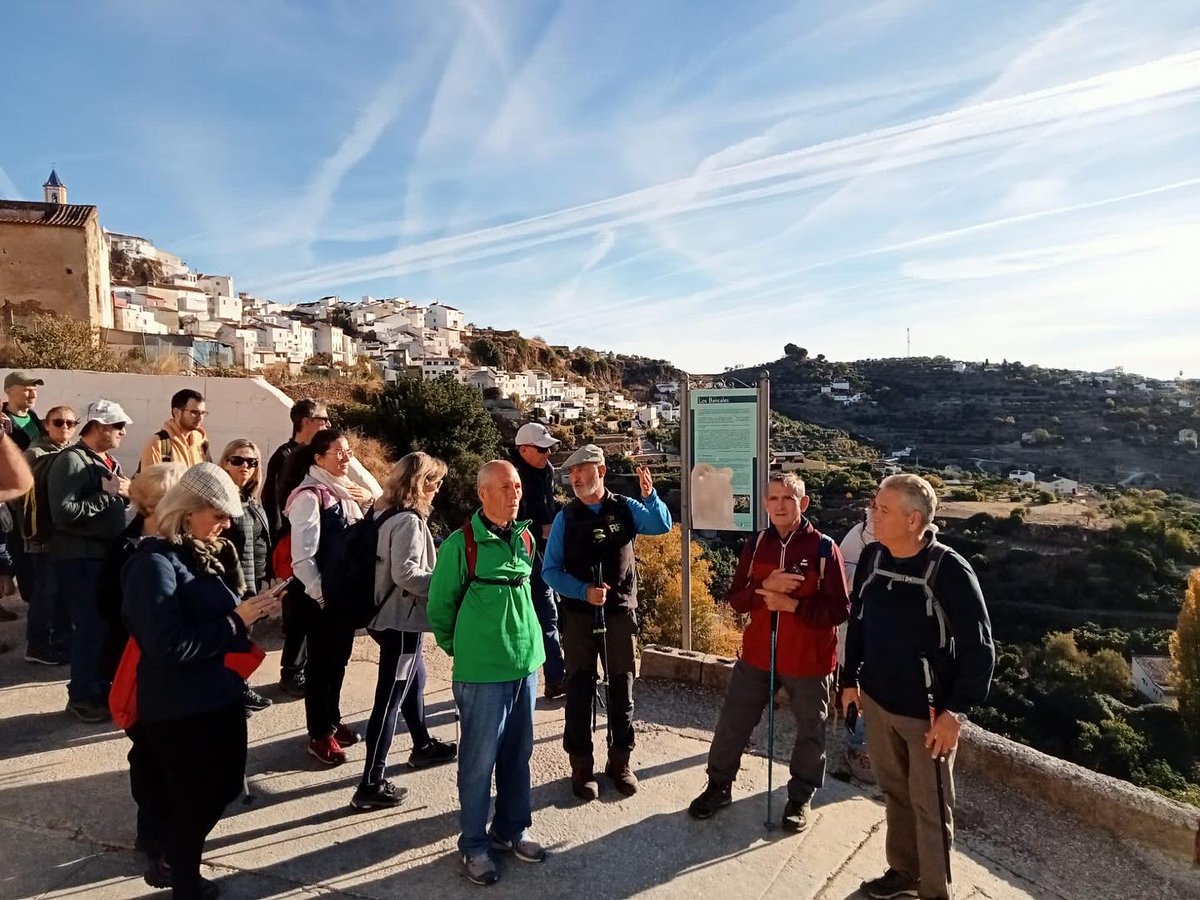 GranSendaMalaga's tweet photo. Cerramos las visitas interpretativas en  @GranSendaMalaga  con una jornada espectacular para despedir el ultimo domingo de noviembre! Gracias a tod@s los que han participado en estas rutas y a nuestros queridos guías! 
#senderosdeotoño #gr249 #malaga #senderismo https://t.co/HU1MrGixjF
