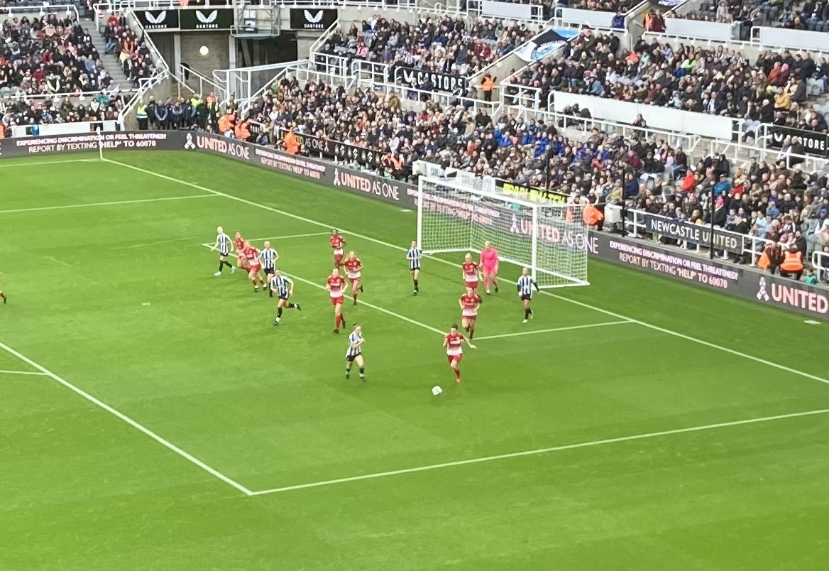 Cracking result for NUFC Women today in front of 27,000 at St James where else in the UK would you see this support 💪🏼💪🏼… howay the lasses ⚫️⚪️⚫️🙌🏼🙌🏼🙌🏼 <a href="/NUFC/">Newcastle United</a> #NUFCWomen