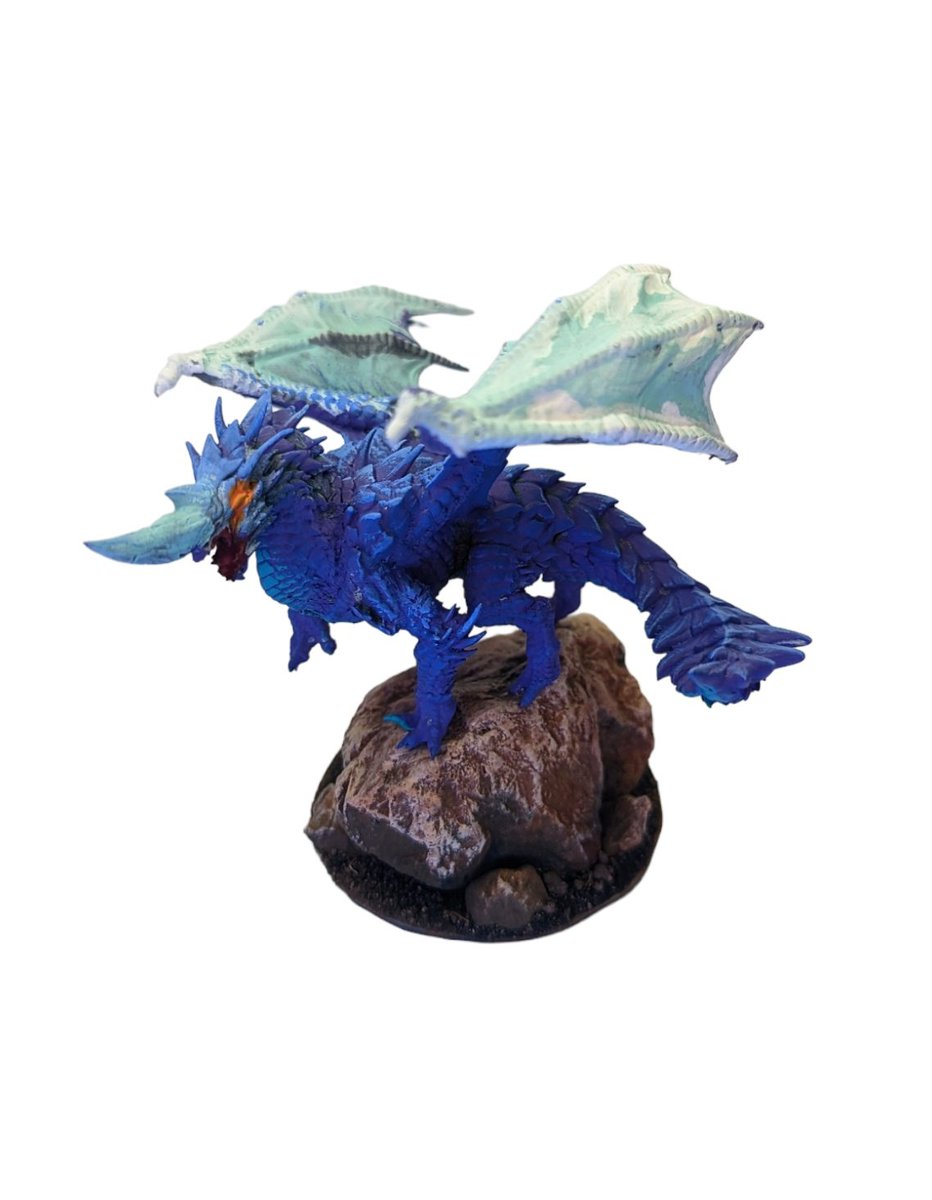 Meine Tochter hat heute einen Drachen fertig bemalt.
Sieht echt nicht schlecht aus.

#warhammer #miniaturepainting #DnD #WarhammerCommunity