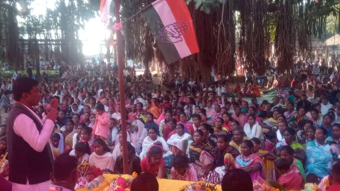 bhushan_bara's tweet photo. बुलंद हौसला, मजबूत इरादों के साथ कुरडेग में निकाला @bharatjodo यात्रा.पूरे जोश और हत्साह के साथ शामिल हुए लोग। क्या बूढ़े क्या बच्चे, क्या अमीरी क्या गरीबी सबके चेहरे में दिखा @INCIndia के साथ मिलकर देश को एकजुट और मजबूत करने का जज्बा।

जय कांग्रेस विजय कांग्रेस https://t.co/roHaR4o6jz