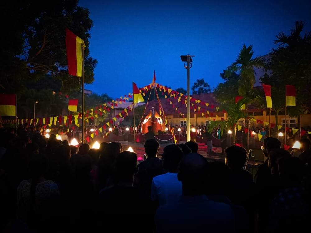 Se_Balajee's tweet photo. மாவீரர் நாள் நினைவேந்தல்... இலங்கை 💙

#SriLanka #MaveerarNaal #prabhakaranistamilsidentity #prabhakaran #tamileelam https://t.co/sy6Y1QA0c0