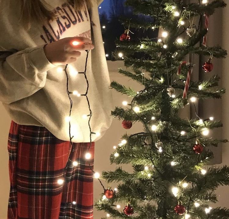 Adele_fk's tweet photo. LAST CHRISTMAS I GAVE YOU  MY HEART NA NA NANA NA NA NA NA NANA NA https://t.co/pzu5kbJ5yu