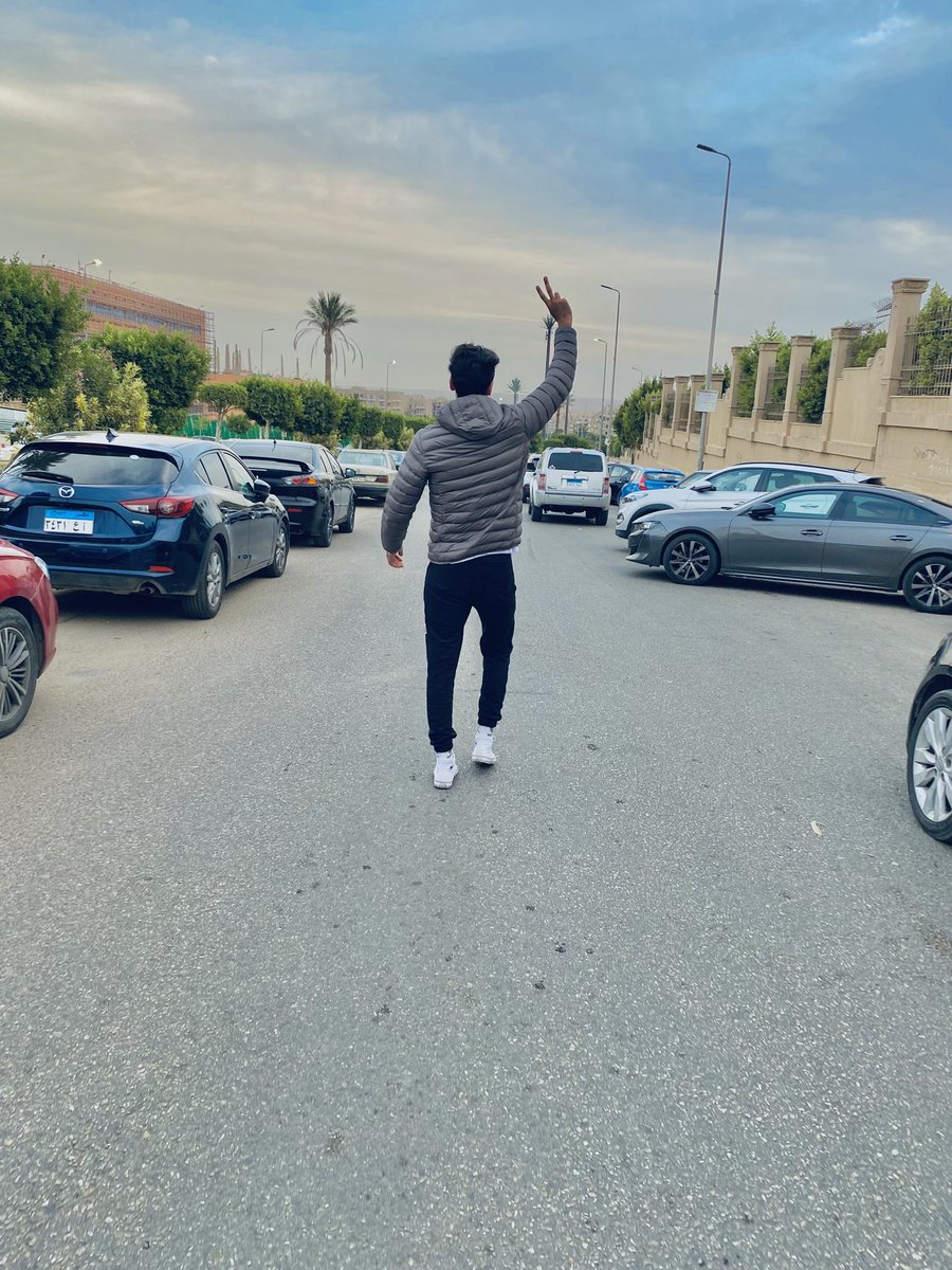 5MustafaIbrahim's tweet photo. New day , new person https://t.co/glM9gy75g2