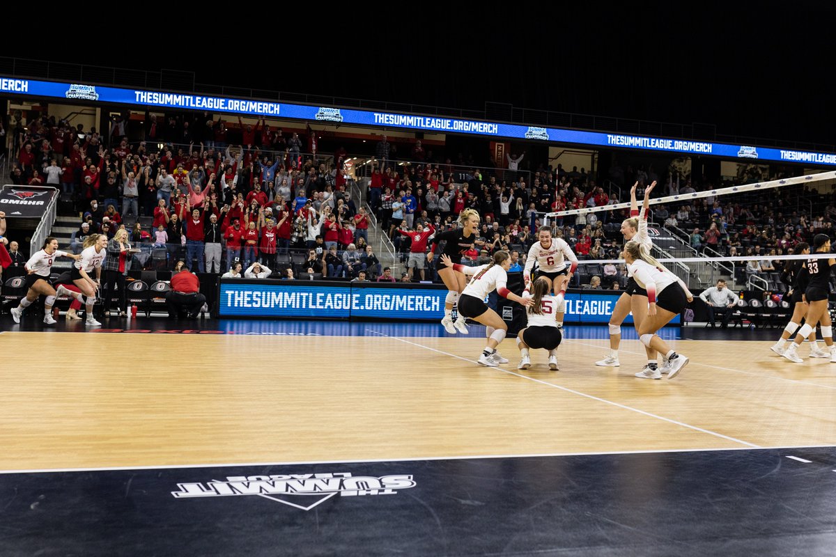 South Dakota Volleyball tweet media