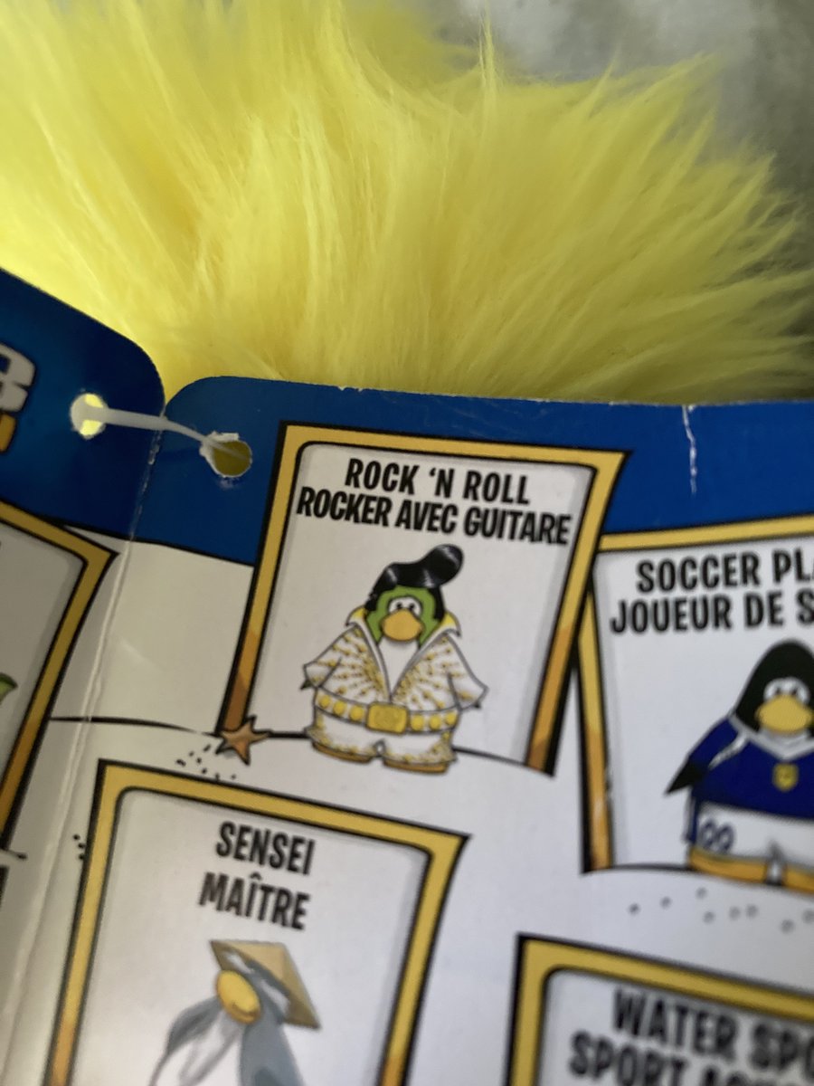 PuffleCollector's tweet photo. If you don't know,Elvis has been a plush which never released publicly due to licensing issues.

Or that's what we thought!🕺

As of today,3 specimens have acquired by ME and someone who wants to stay anonymous from my discord. The third one is in @lanemerrifield's collection
1/8 https://t.co/tigRaxYpao