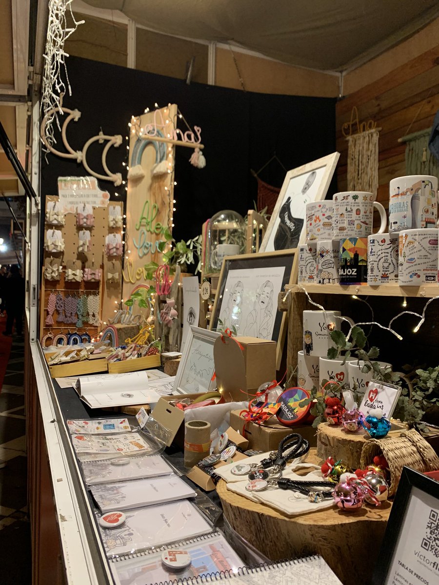 victorflores's tweet photo. Como muchos sabrán, este año volvemos al Mercado Navideño del paseo de San Francisco. 

Estaremos hasta Reyes en el lateral del López de Ayala, renovando y actualizándolo con nuevos productos, ¡allí os esperamos! 

Y si no es mucho pedir… se agradece el compartirlo! https://t.co/IK03VXduAe