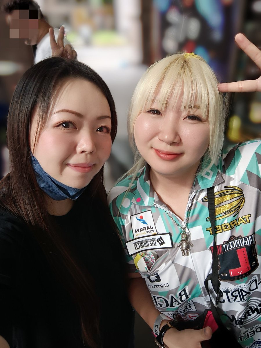 GraceKuro's tweet photo. This 女神 is still the best and super friendly Japan female pro player I've ever seen! 

Happy to see you again! 🫶🏻

#TheWorldSingaporeStage https://t.co/ZdxKimF2Xy