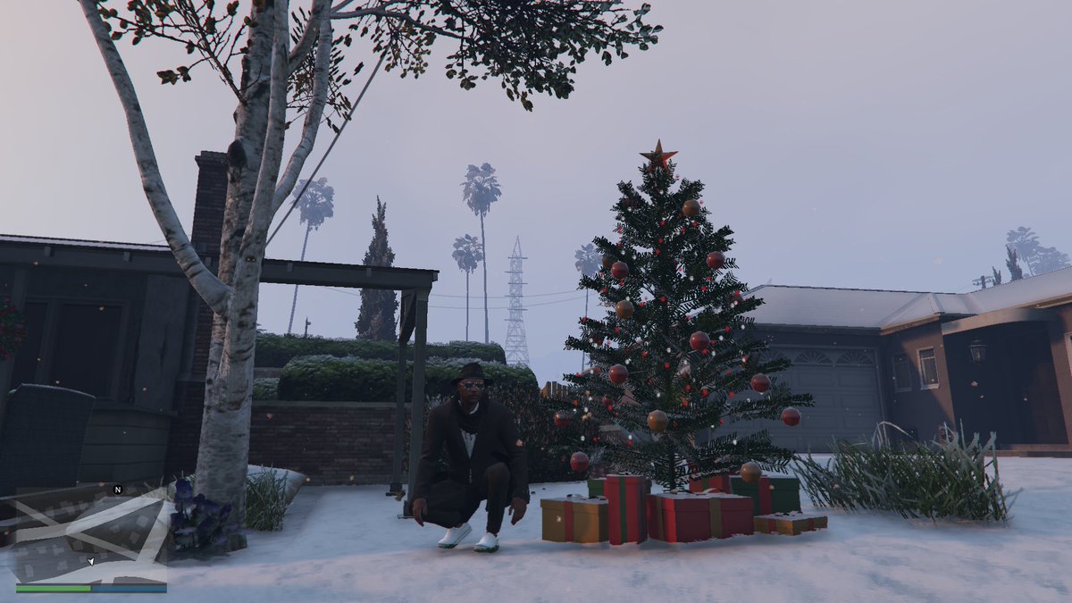 chksntv's tweet photo. Die Weihnachtszeit rückt näher. Höchste Zeit das @BergmannToGo wieder in den Taxideinst kommt auf #GVMP :) Es liegt bereits Schnee, die Bürger in Los Santos packen die Weihnachtsdeko aus, es hat sich viel getan :) Los Los Bergi xD https://t.co/XU4TFgVdqg
