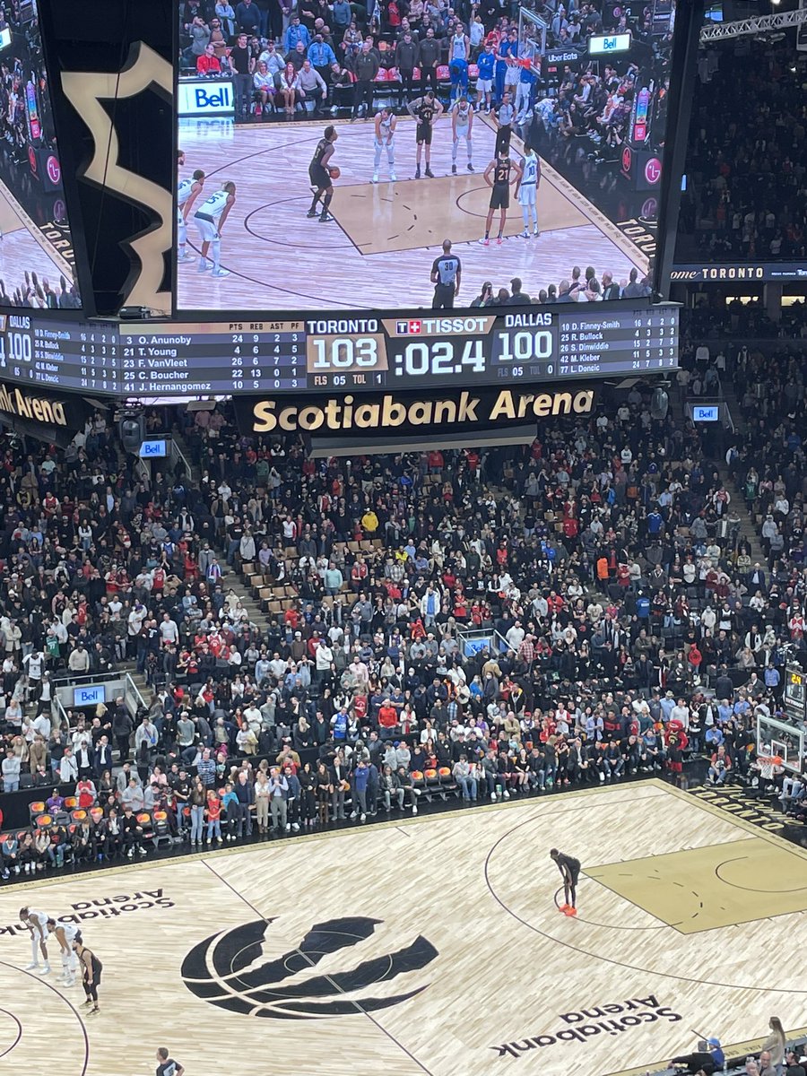 The Raptors/Mavs game was unbalanced from the beginning, when the teams lined up you could see like … eight Raptors (in black) against a fully-stocked 15 Mavs (in blue) and about five minutes into the game the score was 21-7 🫠 and then the raptors rallied and won and it was FUN