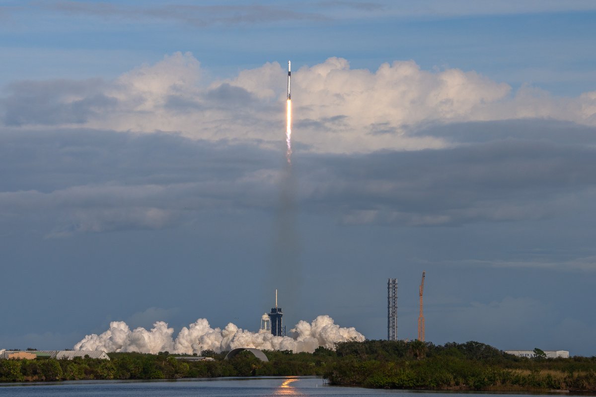 SLDelta45's tweet image. With our 52nd launch of the year, we&apos;ve averaged one per week with over a month left to go! Congratulations to SLD 45, SpaceX &amp;amp; NASA, on the successful launch of CRS-26. This launch provides vital support for the ISS &amp;amp; we are proud to assist in this mission. #SetThePaceForSpace