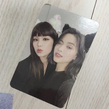 iconicphotocard's tweet photo. 1667. ITZY Cheshire Album Unit Yeji Ryujin Photocard https://t.co/MFNkSXyT4F