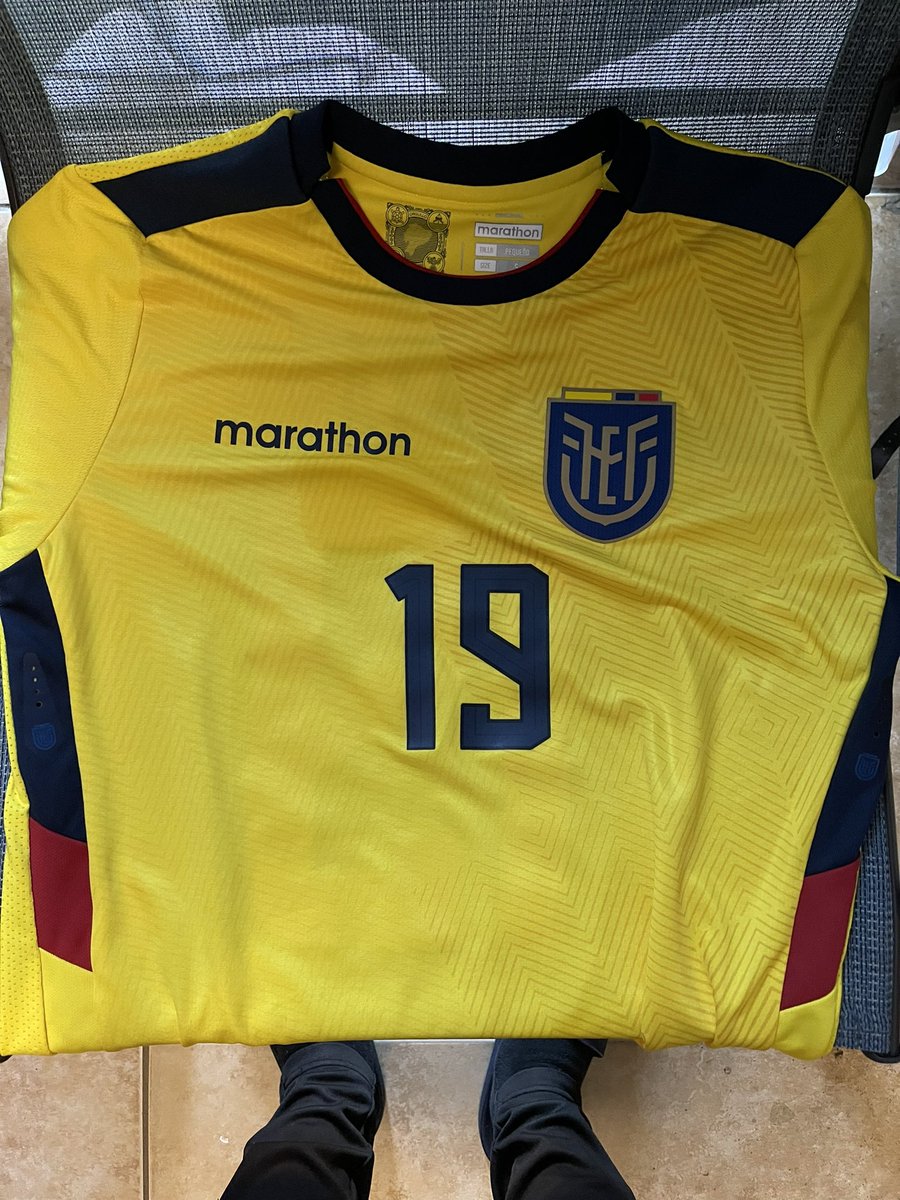 Saint_Jeffrey8's tweet image. Got myself the Ecuador jersey and gotta say it’s my favorite of the tournament this jersey is really about the small details 🇪🇨🇪🇨🇪🇨🇪🇨