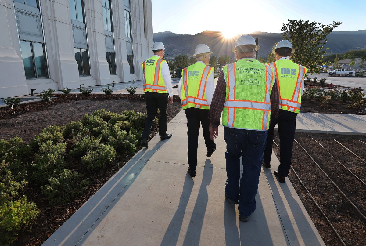 the_churchnews's tweet image. How are temple locations identified? The Presiding Bishopric answers this and other questions about temples here: bit.ly/3F922ZD

📸: Jeffrey D. Allred, @deseretnews