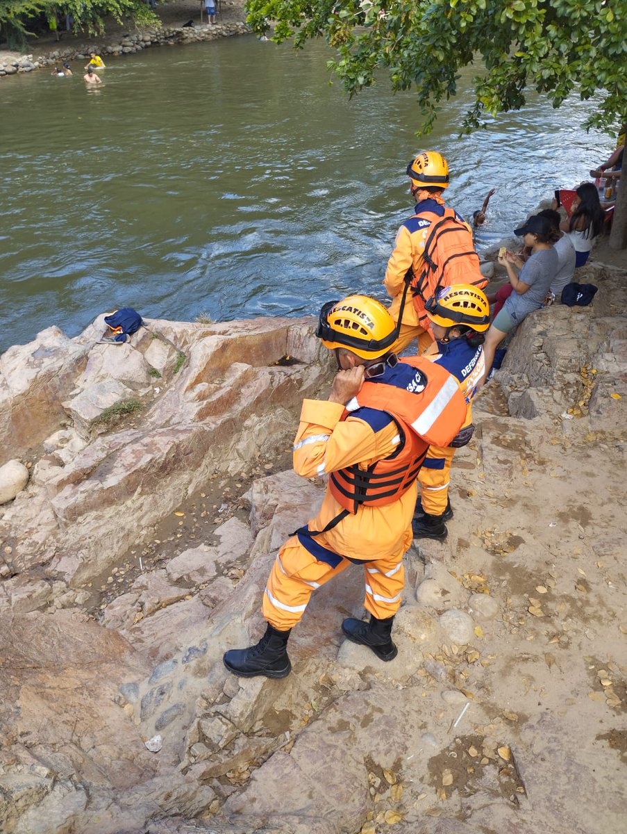 CMGRDVPAR's tweet photo. #AEstaHora @DCCjuntavalledu imparten medidas de prevencion y seguridad acuática en el Balneario  hurtado #LaPrevencionEsDeTodos @SecGobiernoVup @MelloCastroG @AlcaldiaVpar https://t.co/JuXe34OrdW