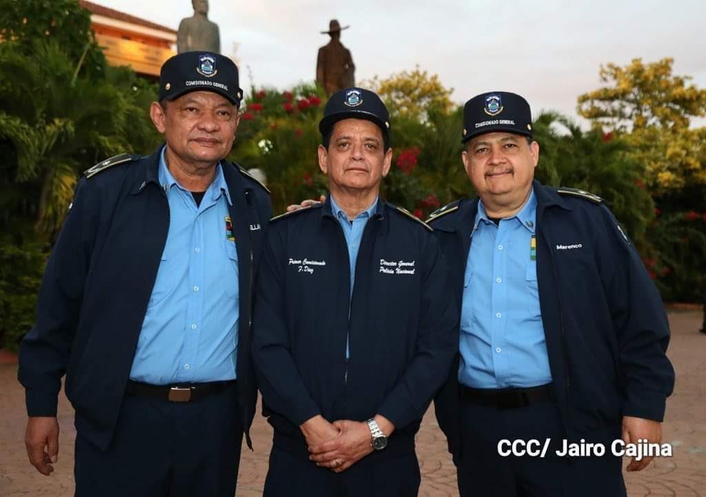 YaderMorazan's tweet photo. #CanibalismoPorPoder | Junto al cmdo. General Adolfo Marenco, se van los comisionados generales Luis Alberto Pérez Olivas (LAPO) conocido como el torturador de “El Chipote” y Ramón Avellán, señalado de ser el responsable de 107 crímenes. Todos sancionados por USA.
(Confirmar aún) https://t.co/zTKzFikOl0