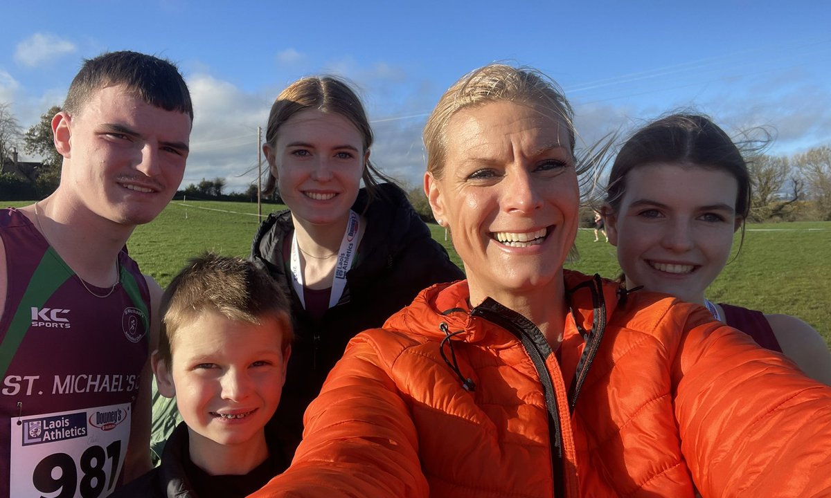 pippa_hackett's tweet photo. From building bridges in Athlone to the fields of Abbeyleix - cross country running is one way to end a great weekend! Really chuffed to take home a silver medal in the Laois Masters Championships event (O45) and team silver medal too π. #GPAC22 #Laois https://t.co/uer9FySiIx