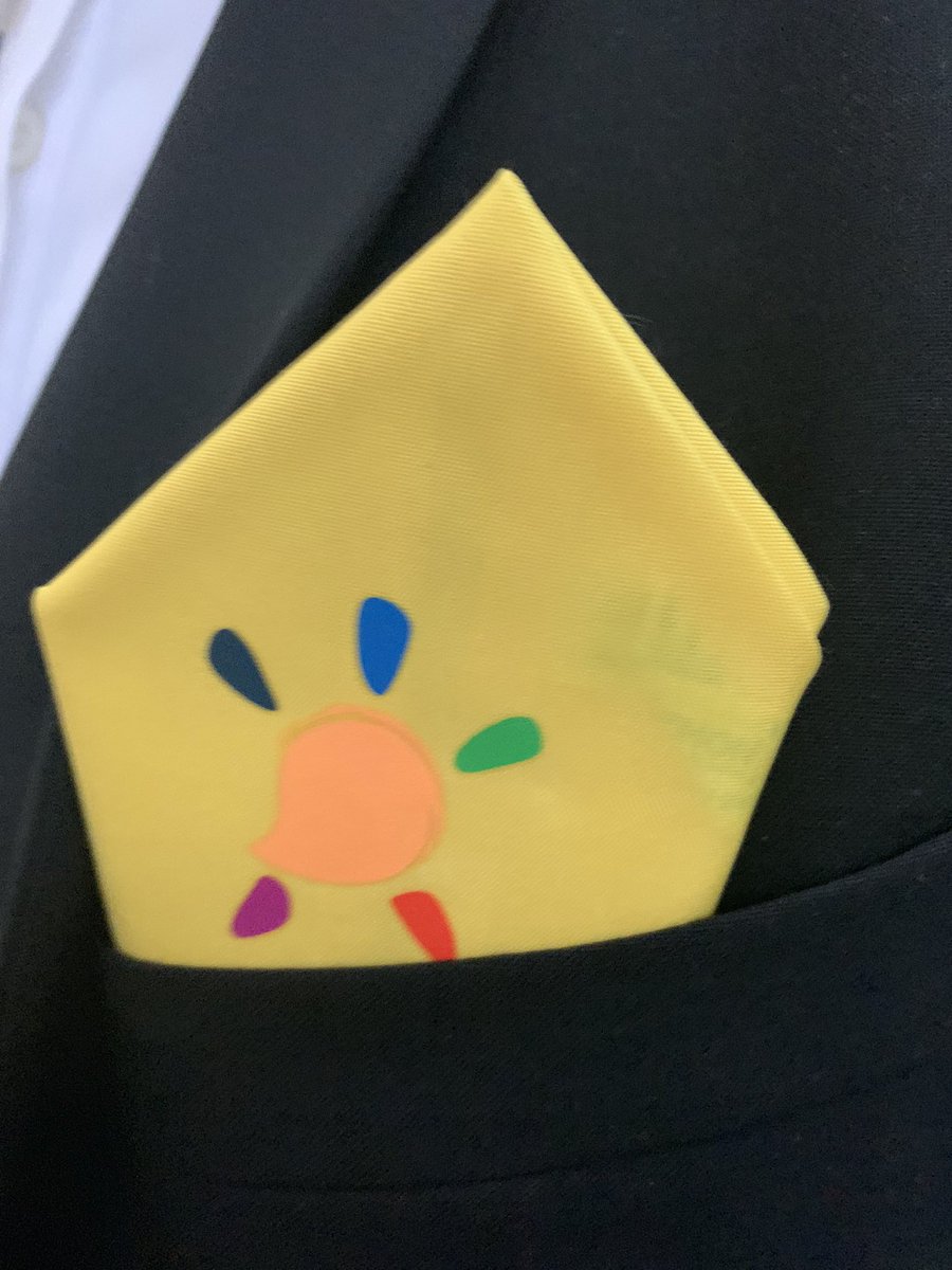 DenisBouchard12's tweet photo. #TELETHON Pour la dernière pièce de son dernier concert le chef de l’orchestre @EDFofficiel aux couleurs du @Telethon_France fait jouer la salle et c’est fabuleux ! @Fondation_EDF Vous aussi soutenez le #Telethon https://t.co/Fl9IUIfCtl