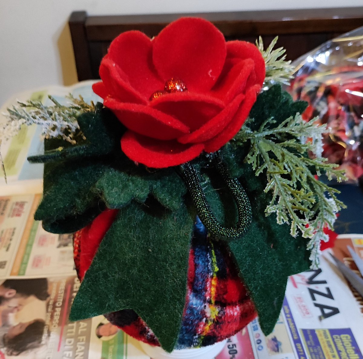 rosypal21's tweet photo. La mia palla scozzese .
Fatta da me medesima personalmente infattamente ....
#natale2022 
#lavoretti
#ditaustionate
#collaacaldo https://t.co/qrxXKoaZ0o