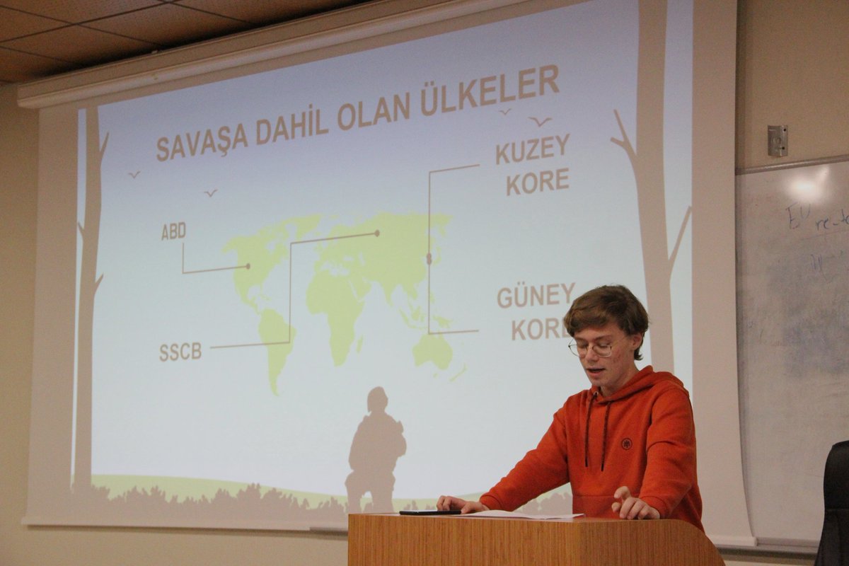 iu_aik's tweet photo. 25 Kasım Cuma günü Avrupa Diplomasisi ve Hukuku Departmanı üyelerimiz hazırladıkları sunumları paylaştılar. Üyelerimize hem katılımları hem de sunumları için teşekkür ederiz. 💙

#diplomasi #hukuk https://t.co/eZBPL8KIHn