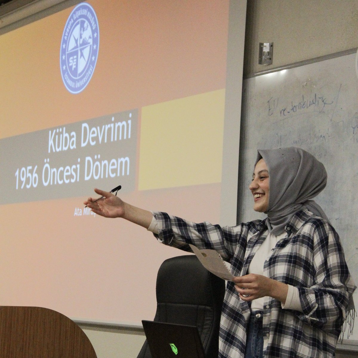 iu_aik's tweet photo. 25 Kasım Cuma günü Avrupa Diplomasisi ve Hukuku Departmanı üyelerimiz hazırladıkları sunumları paylaştılar. Üyelerimize hem katılımları hem de sunumları için teşekkür ederiz. 💙

#diplomasi #hukuk https://t.co/eZBPL8KIHn