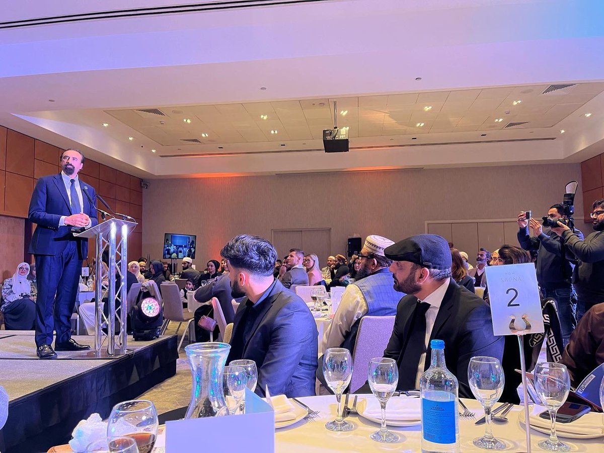 QariAsim's tweet image. Incredibly successful #beaconmosque awards dinner - recognising the fantastic work that many of our #Mosques are doing across the country. 
Great to see so much creativity, energy, positivity and passion.
#bbma