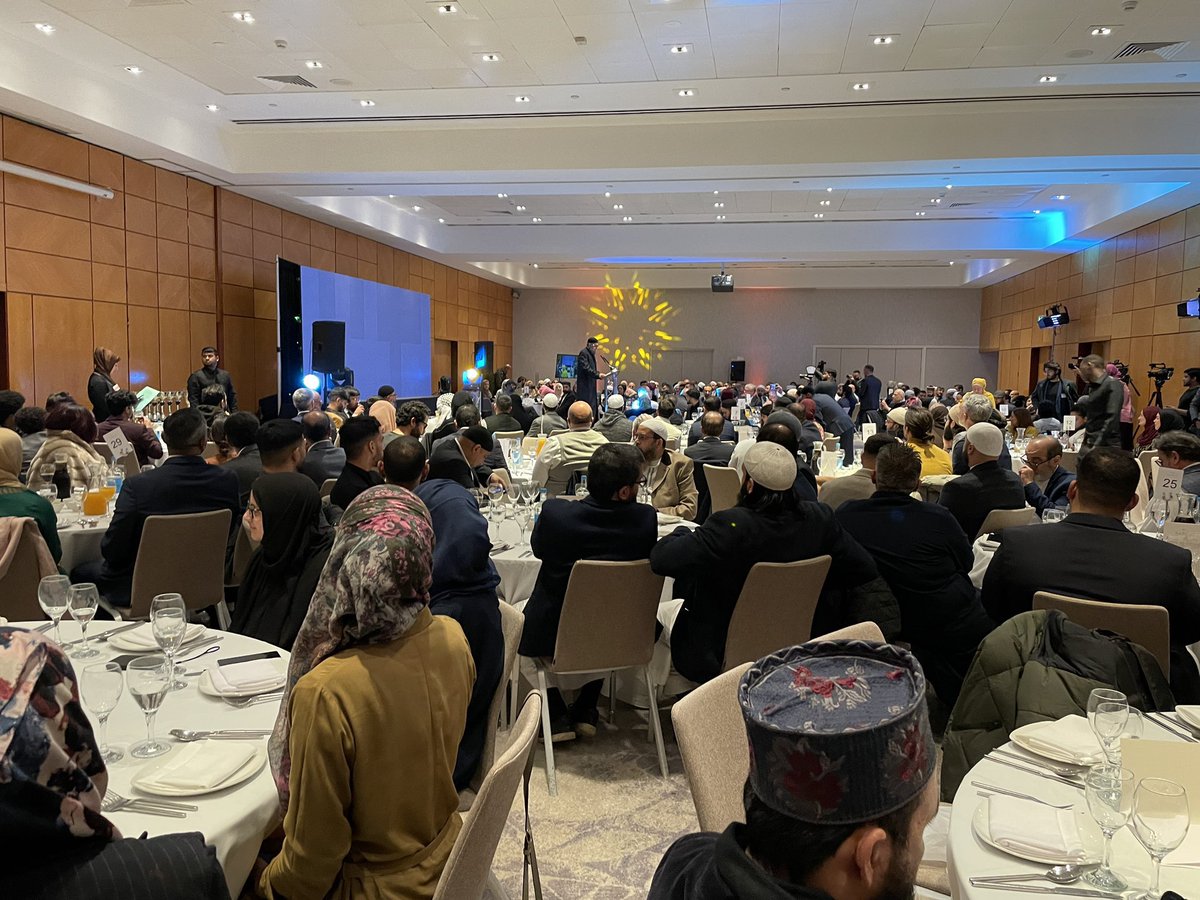 QariAsim's tweet image. Incredibly successful #beaconmosque awards dinner - recognising the fantastic work that many of our #Mosques are doing across the country. 
Great to see so much creativity, energy, positivity and passion.
#bbma