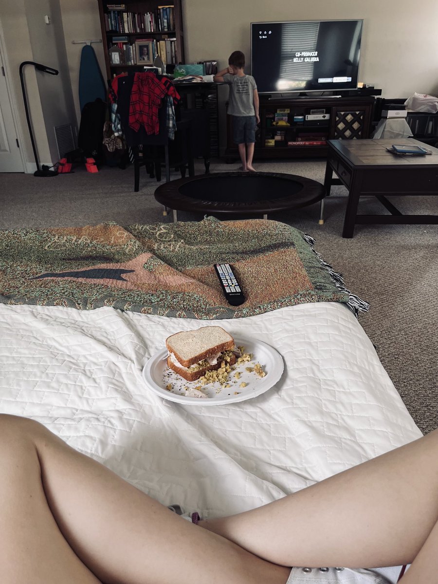 landOash's tweet photo. Thanksgiving leftover sandwich👅 https://t.co/abBG3YMjbJ