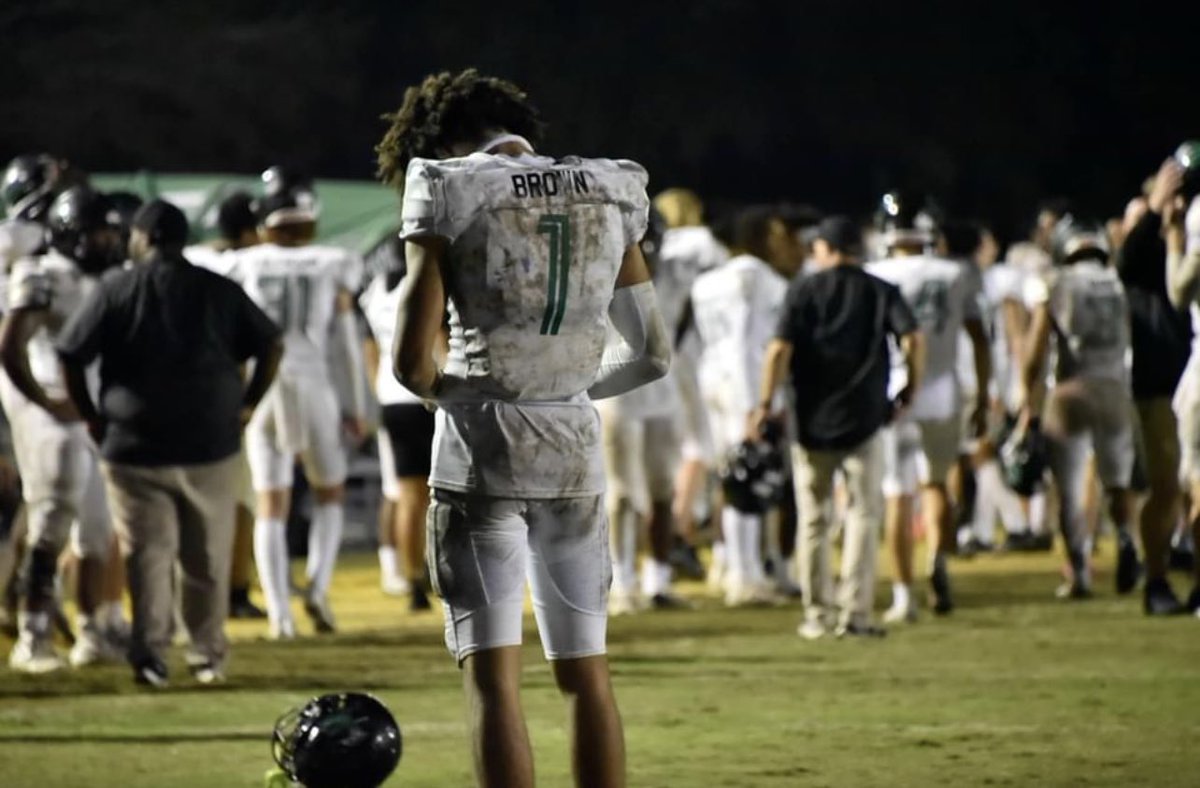 jaycebrownn's tweet photo. This one hurt. I want to thank Choctaw as a whole for a great season. 925 receiving yards, 14 touchdowns and 10 interceptions my senior year. Truly proud of how far i’ve came. Next stop Manhattan, Kansas.💜🤝🏽 https://t.co/fxxbtPQSUX