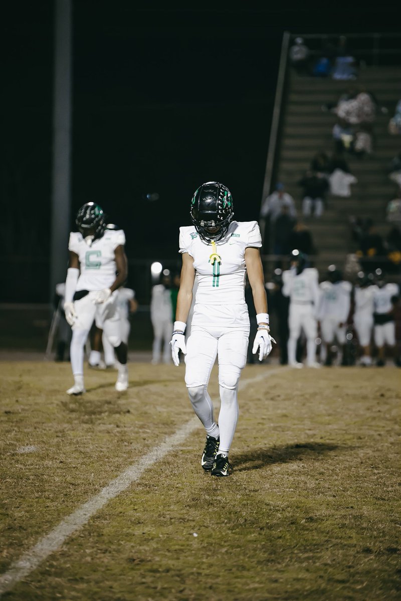 jaycebrownn's tweet photo. This one hurt. I want to thank Choctaw as a whole for a great season. 925 receiving yards, 14 touchdowns and 10 interceptions my senior year. Truly proud of how far i’ve came. Next stop Manhattan, Kansas.💜🤝🏽 https://t.co/fxxbtPQSUX