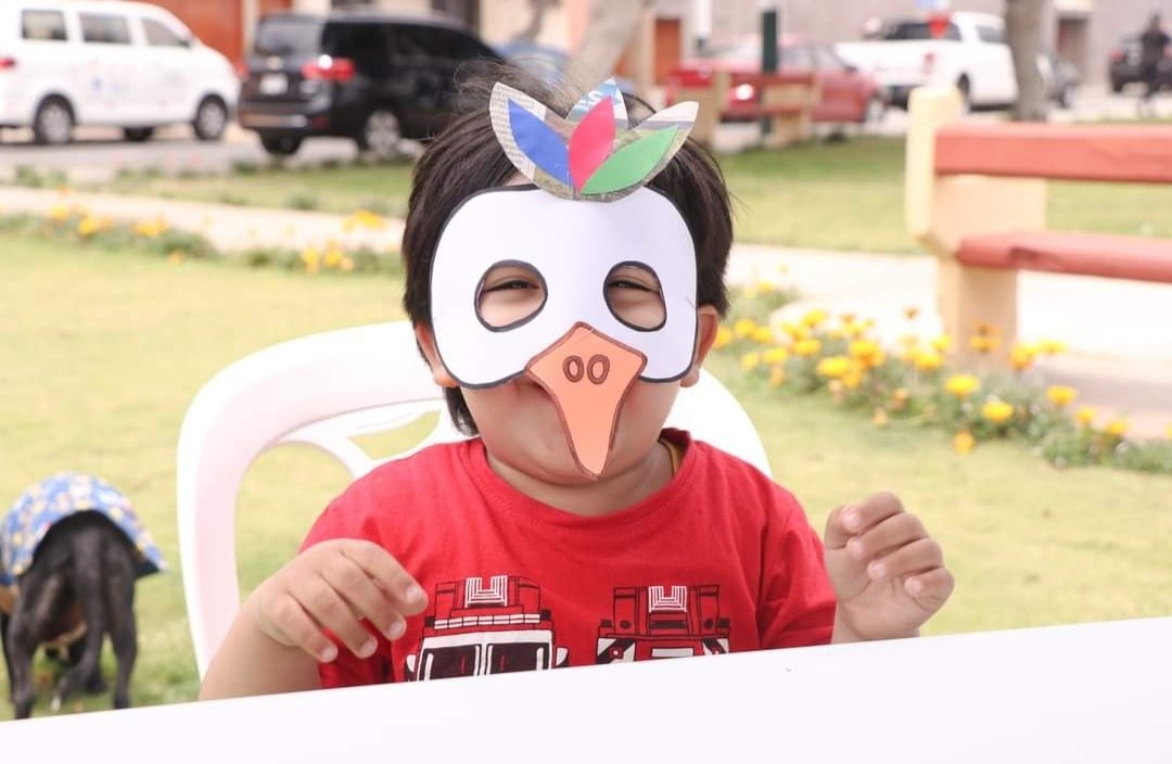 LapuntaOficial's tweet photo. Para que los niños desarrollen su creatividad usando materiales reciclados, la División de Medio Ambiente organiza continuamente los talleres “#Ecocrea”, realizado el 25 de noviembre por el Día Internacional de la Gaviota, con el lema “Volver a migrar juntos por rutas costeras”. https://t.co/i2xBZPsPdp