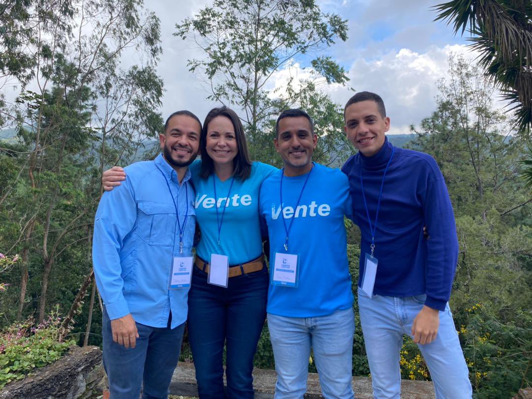 Nuestros representantes <a href="/juanfreites/">Juan Freites</a>  y <a href="/jhillkysalcila/">Jhillkys Alcila</a>  asistieron durante 4 días al Campus Libertad “Campaña” 2022.

El norte de nuestro liderazgo encabezado por <a href="/MariaCorinaYA/">María Corina Machado</a> es liberar a este país y nos estamos formando para dar la batalla.

¡Venezuela libre triunfará!