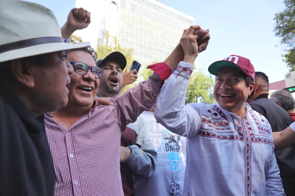 RabinSalazar's tweet photo. ¡Es un honor estar con Obrador! #MarcharConAMLO

He marchado durante décadas, hombro con hombro con el Señor Presidente, hoy esta marcha histórica muestra el cariño del pueblo a la #4T 

Gracias #Morelos por estar presente. https://t.co/HbSpAmryRa