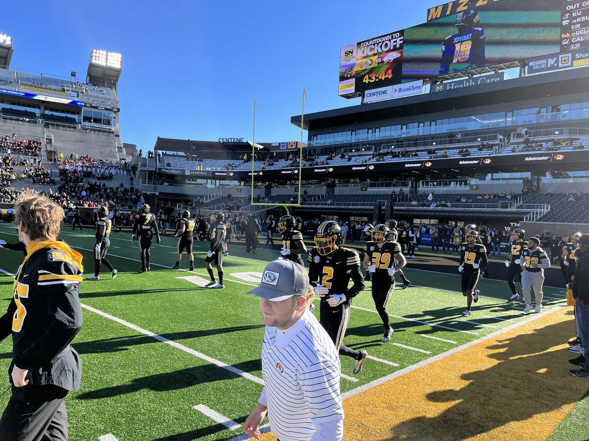 Logan Farrell On Twitter Thank You To CoachErikLink For The GameDay logan-farrell-on-twitter-thank-you-to-coacheriklink-for-the-gameday