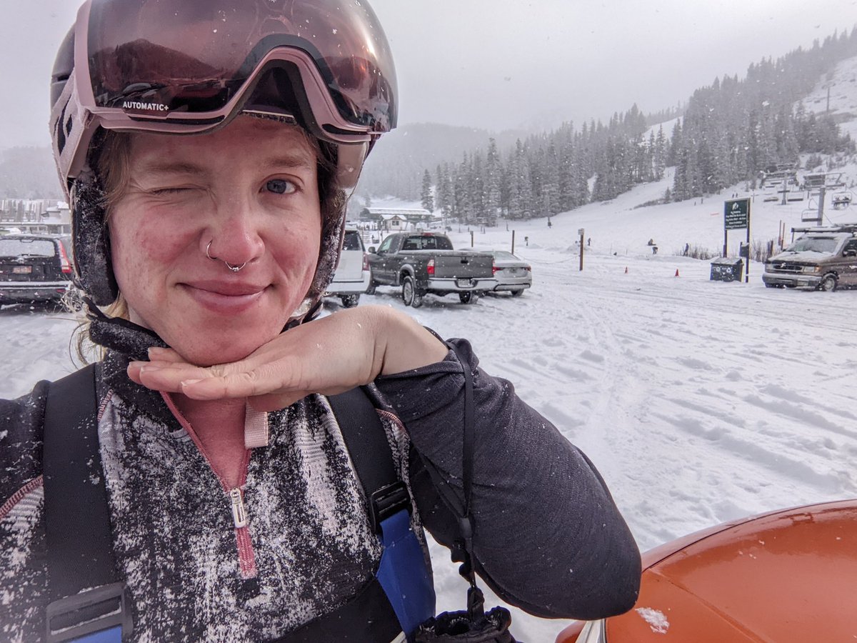 autogynephagia-on-twitter-hi-everyone-it-s-snowing-at-the-ski-area