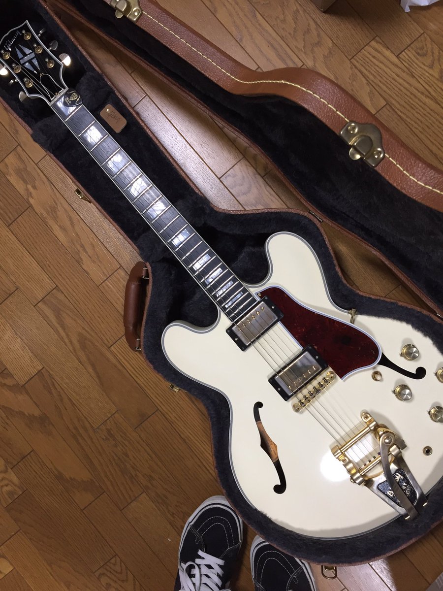 k_chap_Effecter's tweet photo. ライブの設定追加メモ。プレイバックするために録音するの忘れてた。自分が何弾いてんのか分からんくなったフレーズもあったけどそんなミスよりちゃんと出来た箇所思い出せるって事はそれなりに良かったんかもしらん。聴きに来てくれたお客さんにもありがとう。#スピライ #エフェクターボード #ES355 https://t.co/CCqfS5lkXj