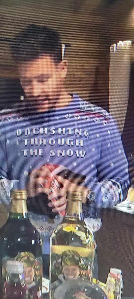 Bbpalimbo's tweet image. @MarcEggers so neidisch auf den Pulli #TwitchDE #Adventevent