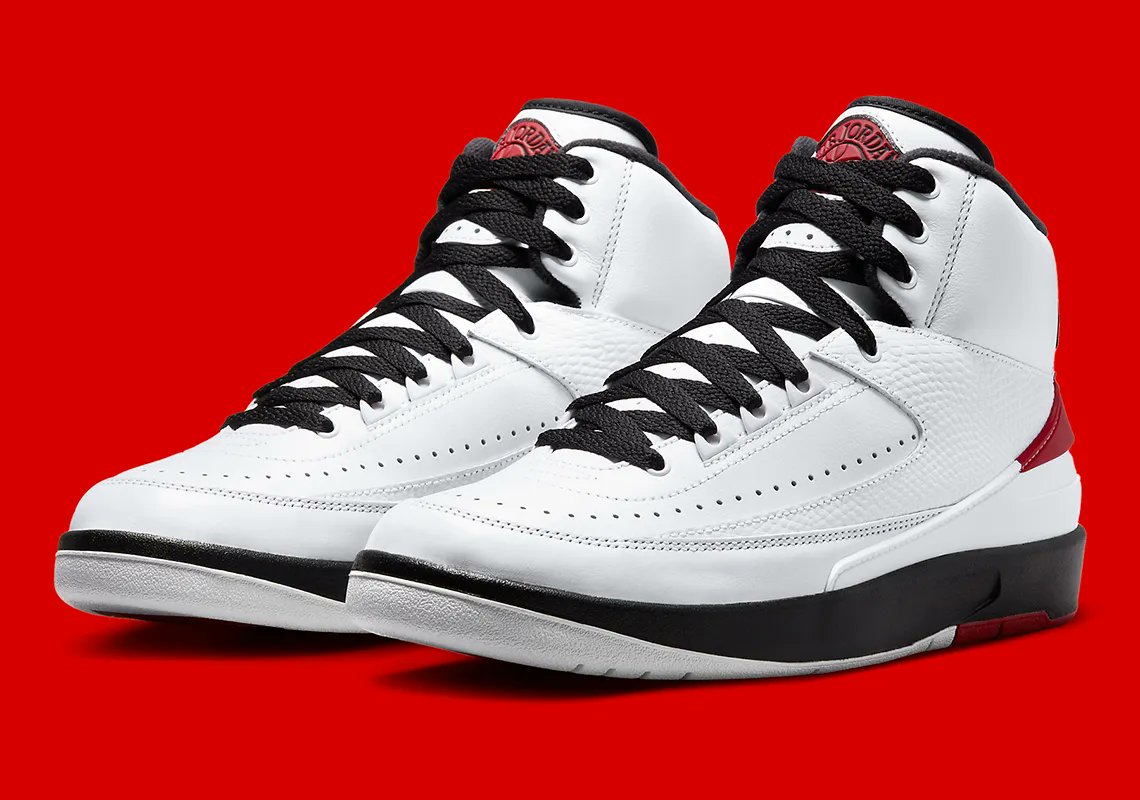 SneakerNews's tweet photo. Official Images: Air Jordan 2 "Chicago." Cop or PASS?
📰: https://t.co/QDIxnCygMC https://t.co/NIvG52EoYp