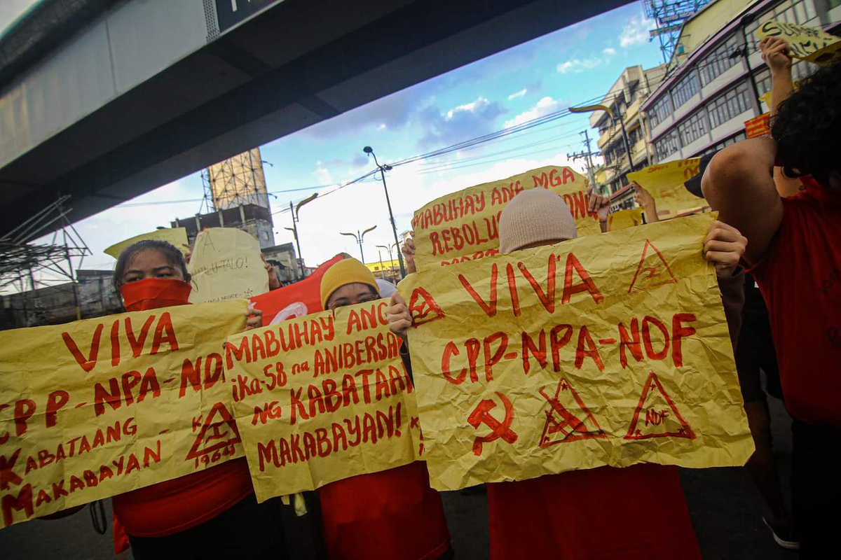 drhenry4's tweet photo. Hinde naman sila nagre-recruit mag NPA...
Nag-iimbita lang. 
Mukhang malake ang problema nila sa NTF-ELCAC. Bakit kaya?? https://t.co/AhgCOp2I2e