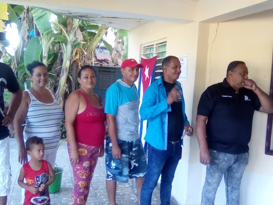 YanetsyTerry's tweet photo. En #ProvinciaGranma como en toda #Cuba, los electores acuden a las urnas expresando la #VoluntadDeElegir al que mejor nos puede representar desde la circunscripción. #YoVotoEl27. @CapoNapoles @escribano_cruz @MilanesJerez @LuisGui59106604 @GobiernoGranma https://t.co/6IQru8Y5RO