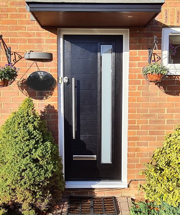 DNKservices's tweet image. New GRP Composite Door, Black RAL 9005 colour composite door and White smooth Frame, Select Long Rectangle design, Glazed with Alpine Glass. 800mm Steel Bar Handles, Letterbox, GU Auto locking system with Avocet ATK Cylinder
.
.
#anyralcolour #dnkservice… instagr.am/p/CleUH6fIA2N/