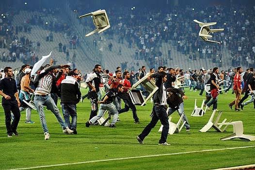 yigitcoans's tweet photo. Göztepe Altay maçında yaşanılanlardan dolayı Beşiktaş Jimnastik Kulübü seyircileri yine algı operasyonuna başladı. Geçmişe takılarak algı yapmaya çalışanlar için hatırlatmak istediğimiz geçmişe dair anılar; 

#Ankaragücü https://t.co/IpRHph3BGf