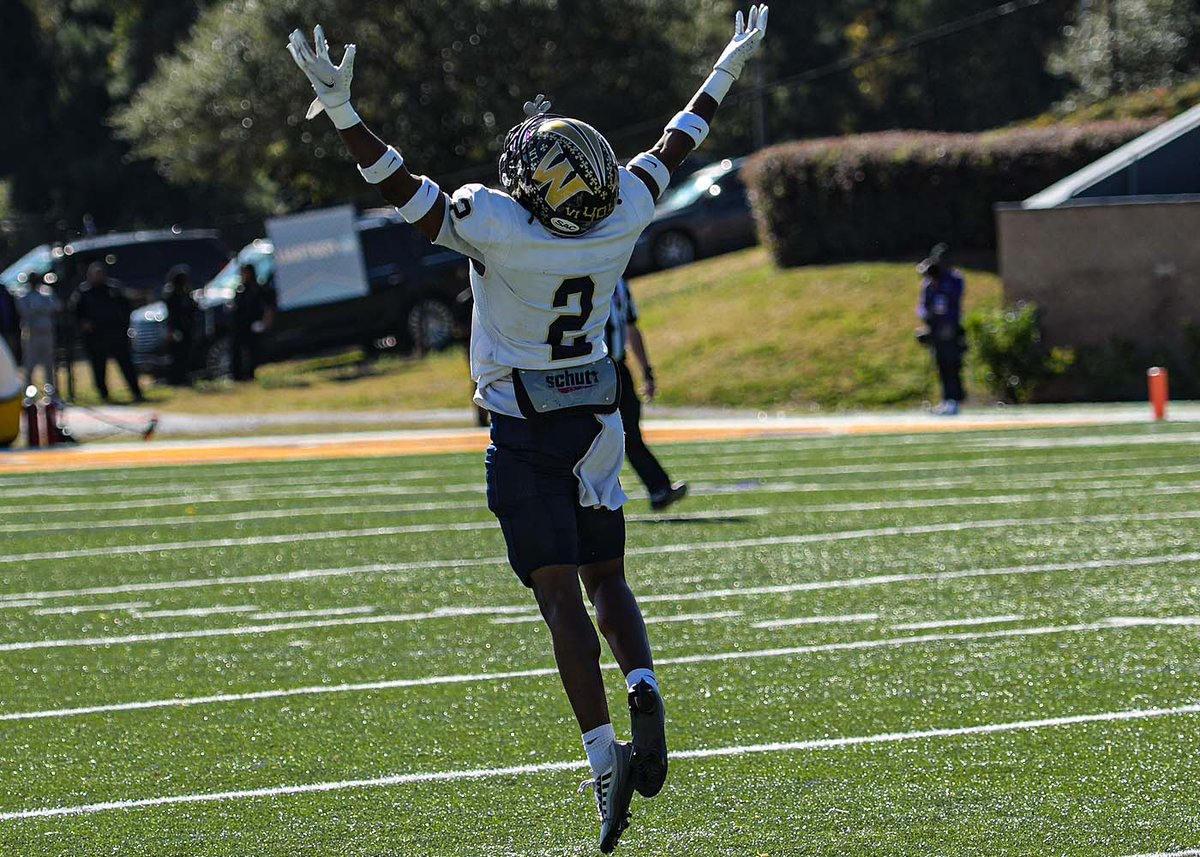 That #WINgate defense in the play-offs...

13 points allowed
17 points scored
25 tackles for loss
14 sacks
4 interceptions 

The 'Dogs have held the 2 opponents to a combined 63 points below their season average

#OneDog | @WingateFb 