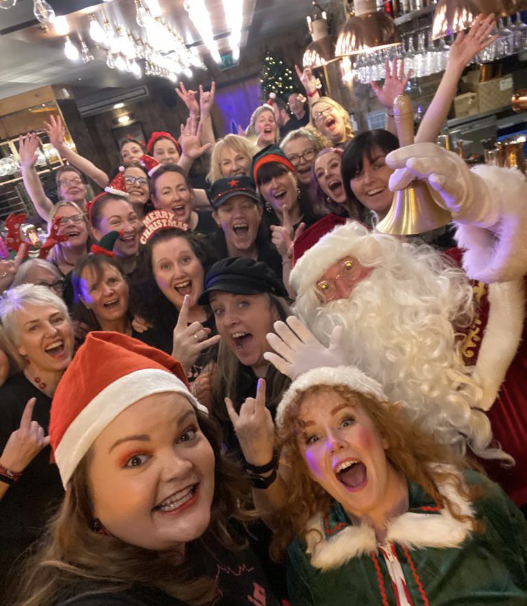 Singinthecity's tweet photo. Thanks to @BrewhemiaEdin for having us this year look forward to doing more 2023. @AwBlacks @Handbaird @Kirsty_baird1 @annettehanley5 We are not a choir! We are Sing in the City #livemusic #hirechoir https://t.co/HdJvQ9nuxn