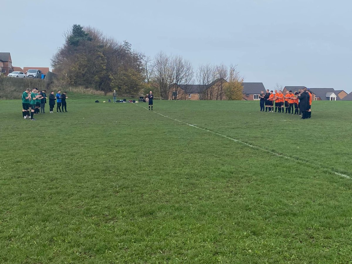 A minutes applause observed this morning by both teams to remember Micah 👏👏

Rest in Peace Micah Bishop you'll be missed 💙💙
